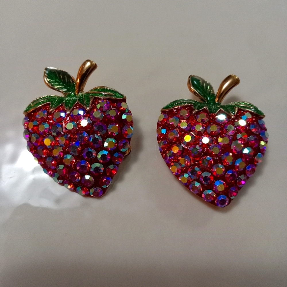Strawberry Rhinestone Brooches Or Pendants